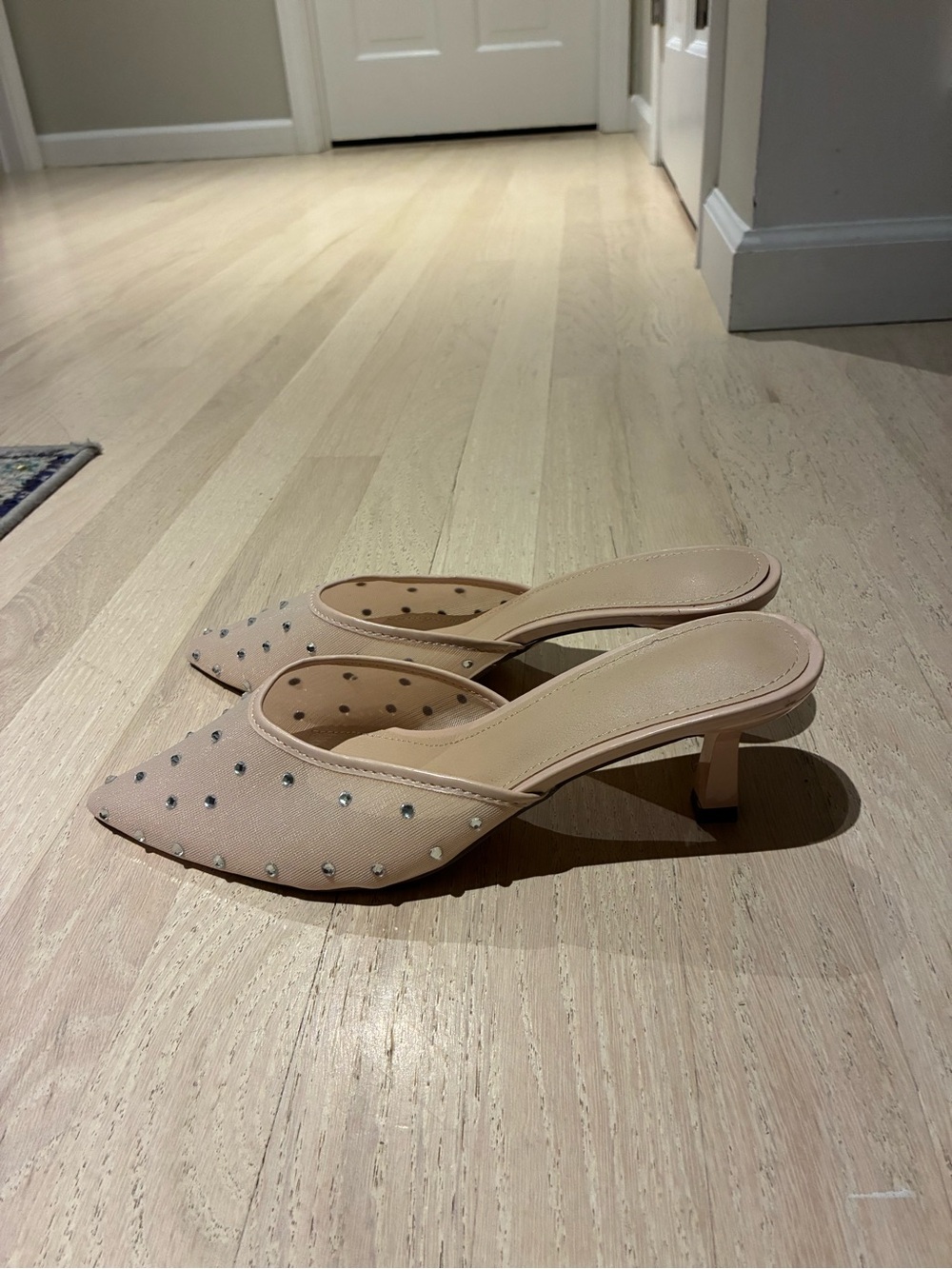 Source Unknown Blush Studded Pointed-Toe Kitten Heel Mules